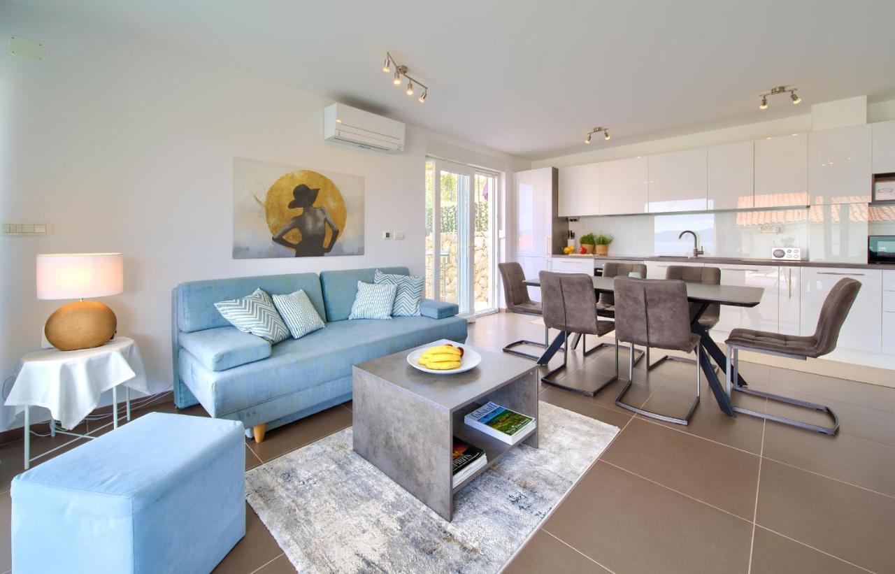 Apartment Solis Lacus Modern - Private Heated Pool - Smart Tv Sky X - Free Parking