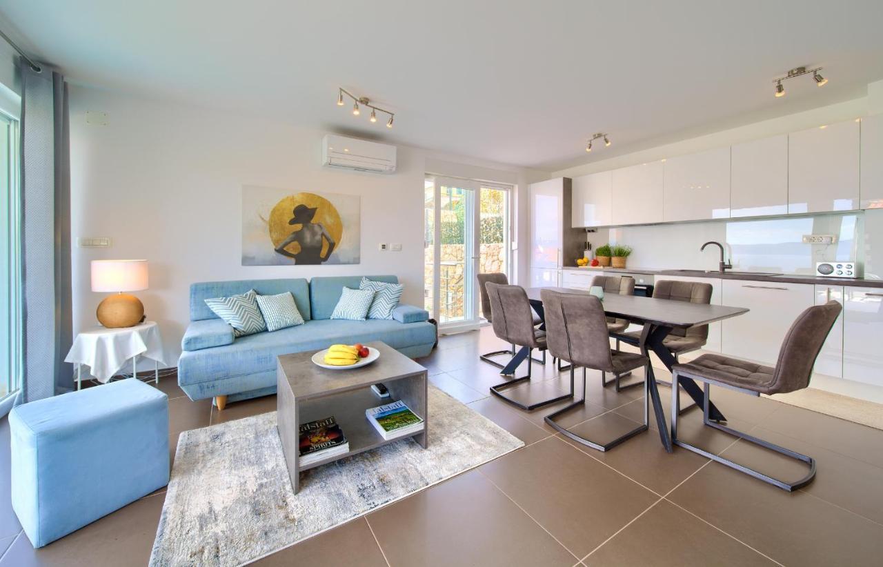 Solis Lacus Modern - Private Heated Pool - Smart Tv Sky X - Free Parking Apartment