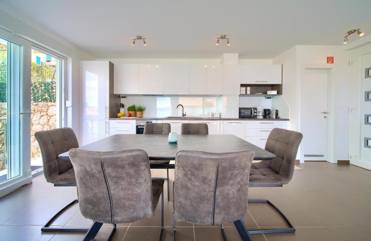 Solis Lacus Modern - Private Heated Pool - Smart Tv Sky X - Free Parking Apartment Njivice