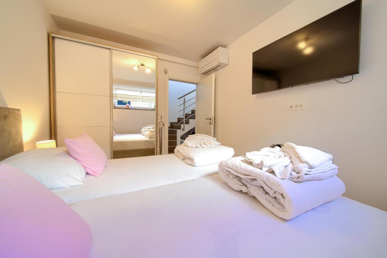 Solis Lacus Modern - Private Heated Pool - Smart Tv Sky X - Free Parking Apartment *