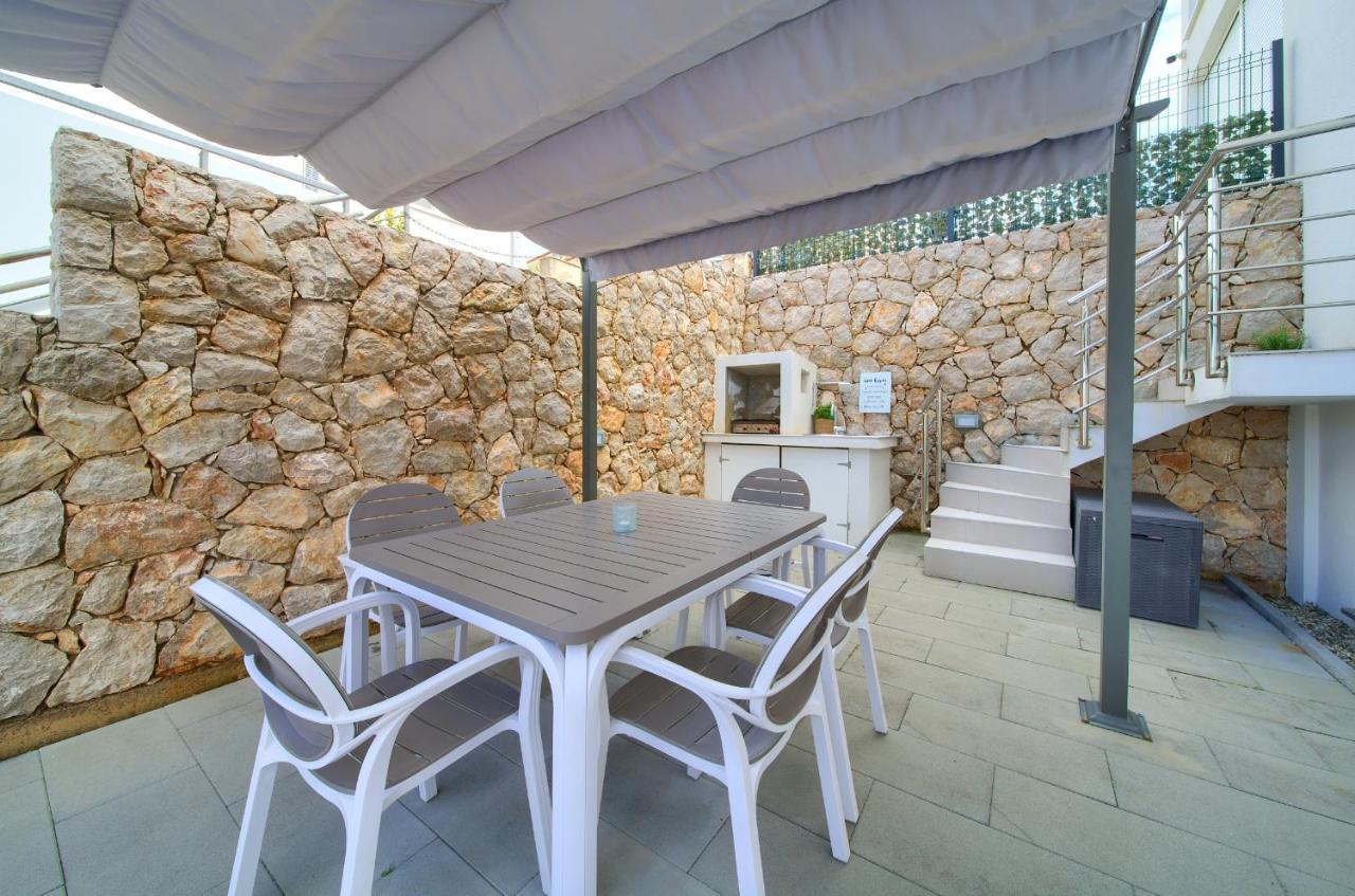 Solis Lacus Modern - Private Heated Pool - Smart Tv Sky X - Free Parking Apartment *