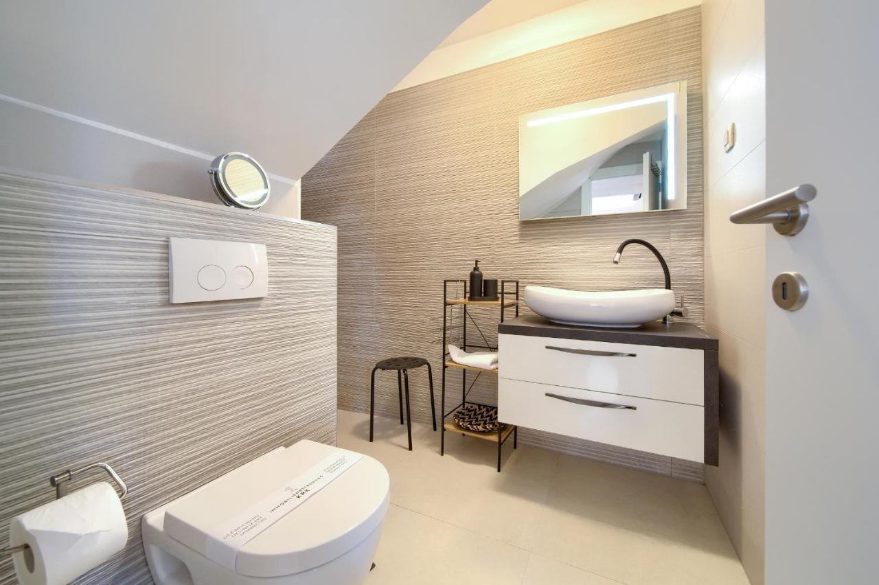 Apartment Solis Lacus Modern - Private Heated Pool - Smart Tv Sky X - Free Parking *